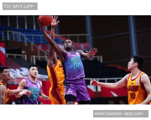 勇记因个人原因缺席训练霍福德未参与对抗训练引发关注