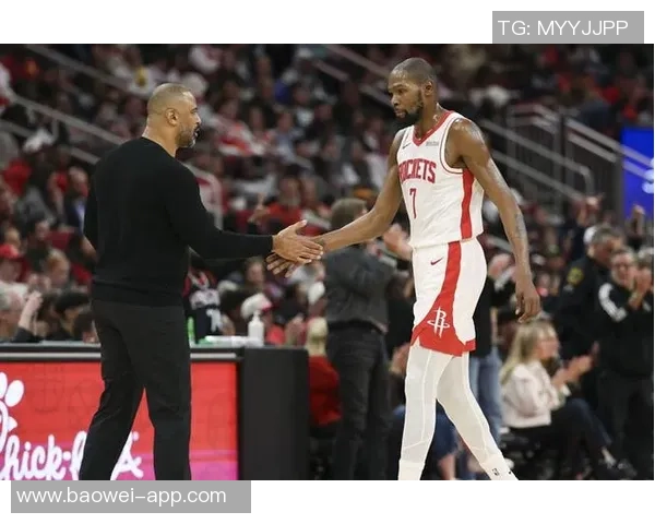 杜兰特谈申京上赛季被包夹经历自信表示有我在对手不敢轻举妄动 杜兰特谈申京上赛季被包夹经历自信表示有我在对手不敢轻举妄动